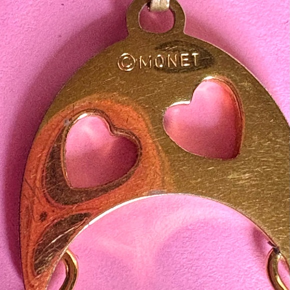 Vintage 1970s Monet Charm Necklace with 3 Charms - Picture 4 of 9